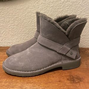 UGG Zariyah Water Repellant Ankle Boot Charcoal Women’s 7